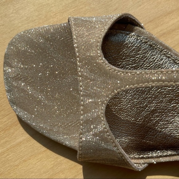 Adrianna Papell, New, Edie, T-Strap Sandal - Picture 3 of 5